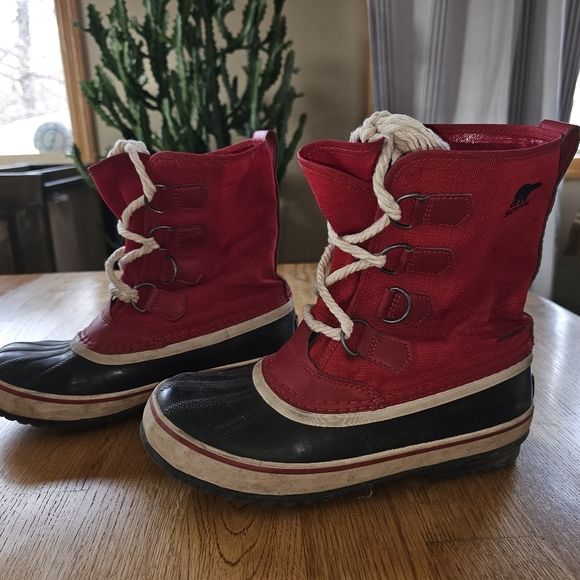 Sorel womens 7. Missing inside liner and original laces. - Picture 8 of 10